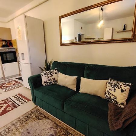 Charm 2 Palas Apartment Jászvásár Kültér fotó