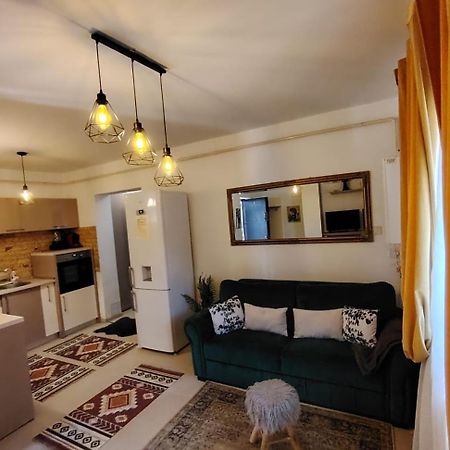 Charm 2 Palas Apartment Jászvásár Kültér fotó