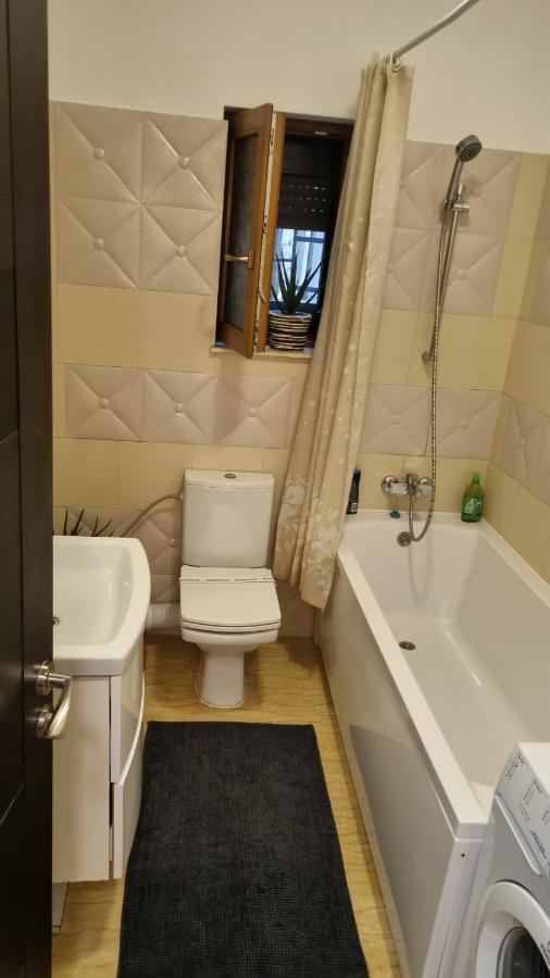 Charm 2 Palas Apartment Jászvásár Kültér fotó